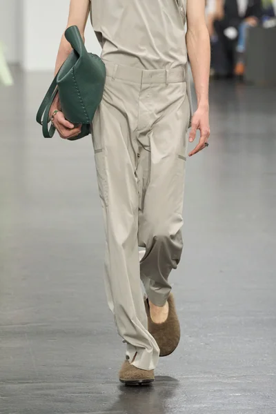 Look 29